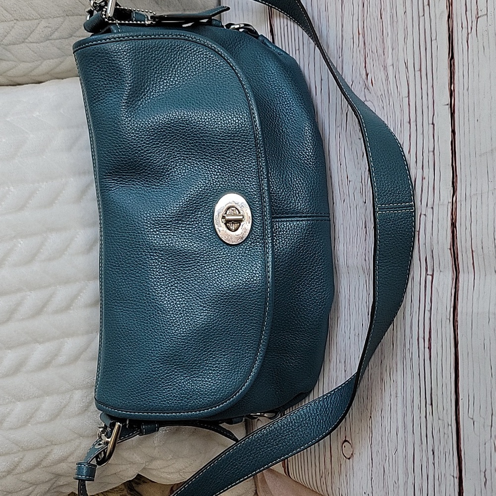 COACH Teal Leather Medium Sized Turn Lock Bag